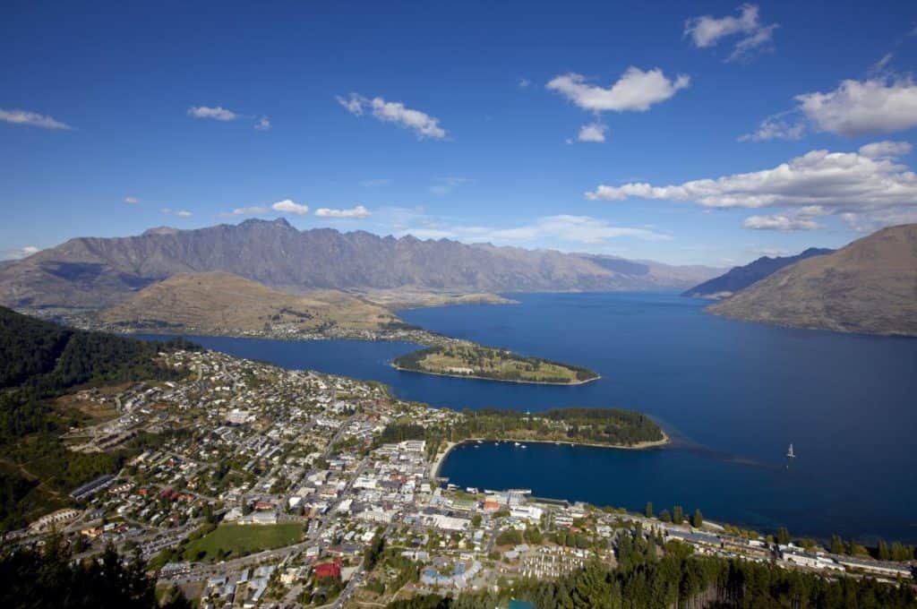 Queenstown-Aerial-View-Wakatipu-Basin_2008_03-30b14d015056a36_30b15039-5056-a36a-0c0cba9766c21842